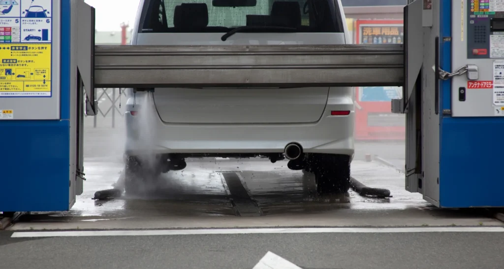 Auto car wash in Japan