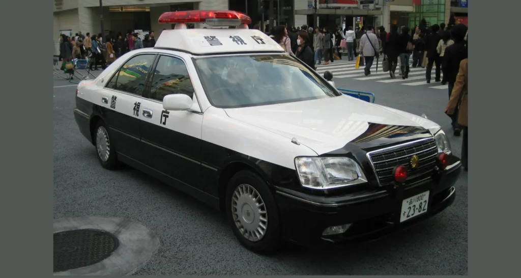 crown-japanese-police-cars